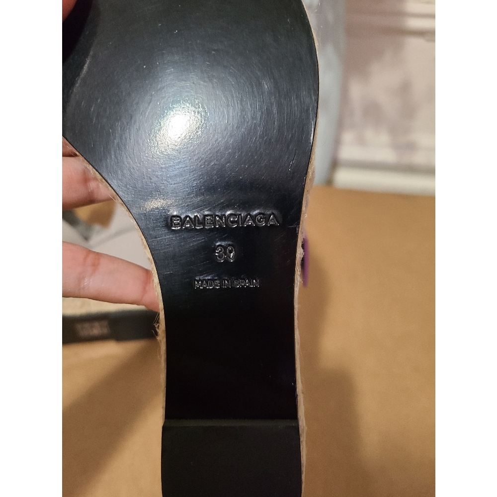 Authentic Balenciaga Sandals - Picture 5 of 14